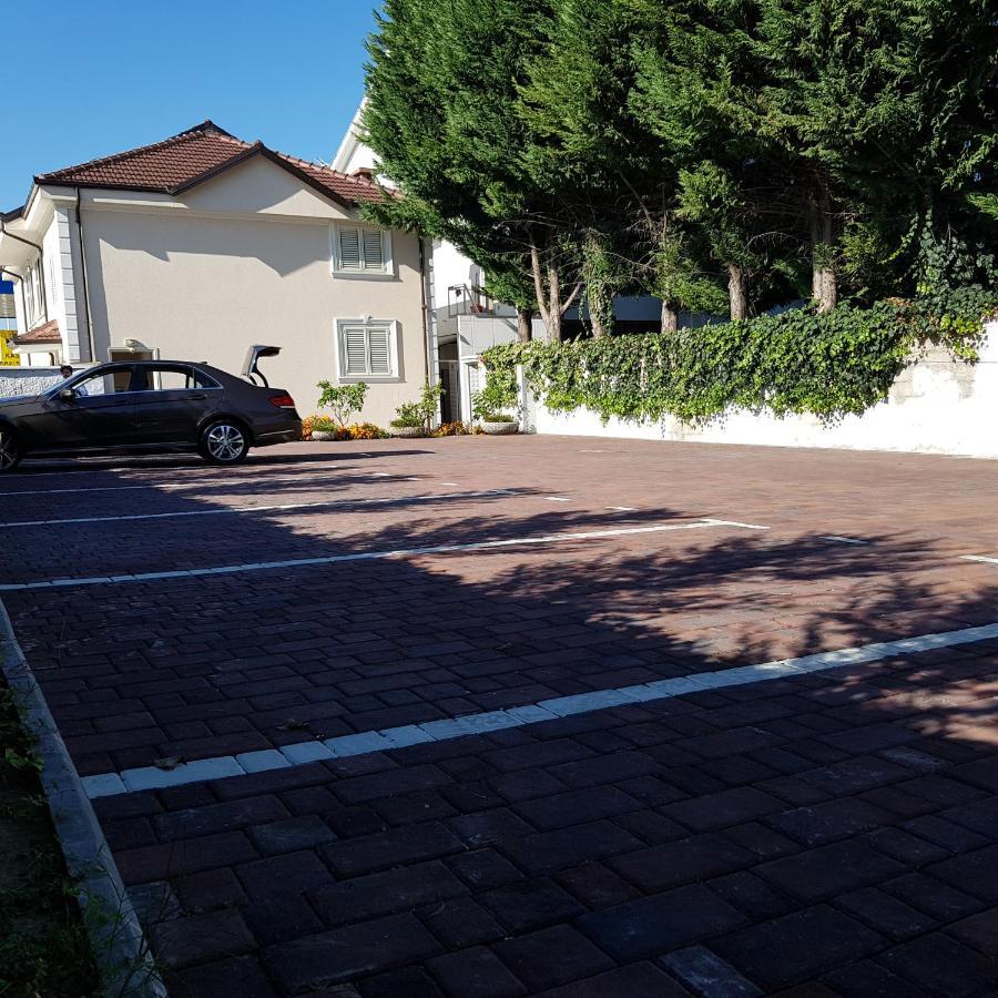 Hotel Erandi Rinas Exterior foto